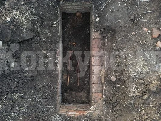 Тракторист случайно откри гроб от римско време край Попово