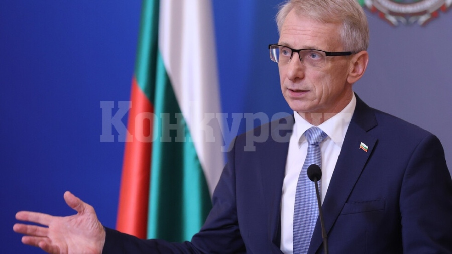 Денков: Ситуацията е тежка в почти цялата страна, над 1000 населени места са без ток