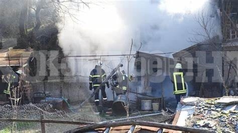Гасиха пожар в Роман, разследват го