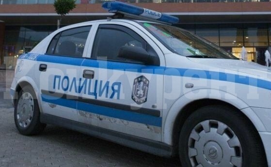 След донос! Ченгетата нахлуха в къща в Монтанско и откриха незаконни боеприпаси, оръжие и казан за ракия