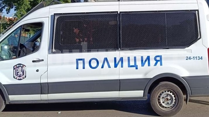 Разбиха банда, отвличала момичета за проституция в Германия