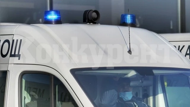 Спор за имот: Жена е с опасност за живота, след като е блъсната от сина си