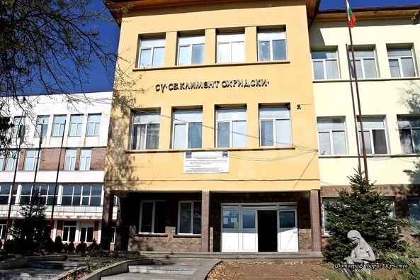 Проектът на Община Мездра за саниране на новия корпус на СУ \
