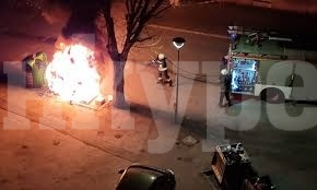 Огнеборците гасиха горящи контейнери за смет във Видин