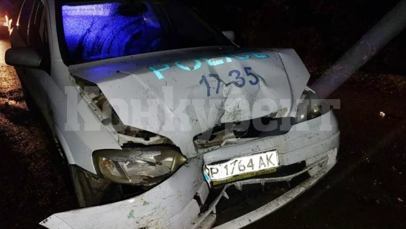20-годишен предизвика катастрофа с полицейски автомобил в Разградско СНИМКИ