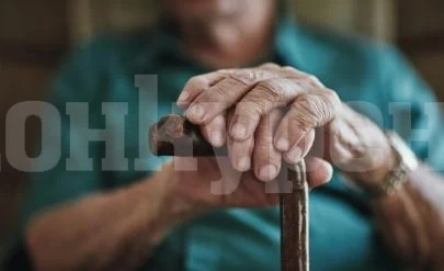 Див екшън във Врачанско! 69-годишна нахлу в дома на дядо, наби го и му взе парите