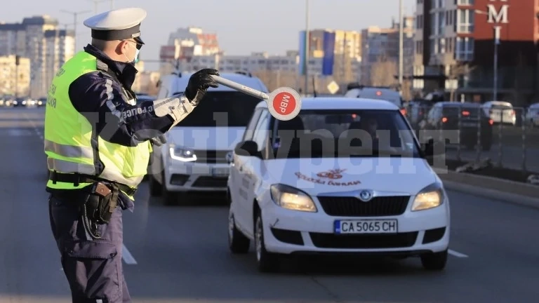 За 4 часа в неделя полицията провери 238 автомобила