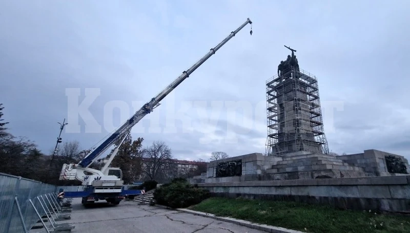 Започна подготовката за демонтаж на паметника на Съветската армия