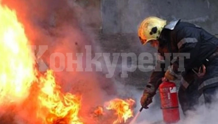 Гасиха запалени отпадъци в Капитановци