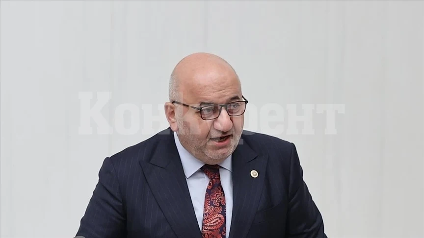 Турски депутат почина след инфаркт в парламента