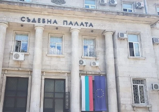 Оставиха в ареста жена, обвинена в грабеж над дядо във Врачанско
