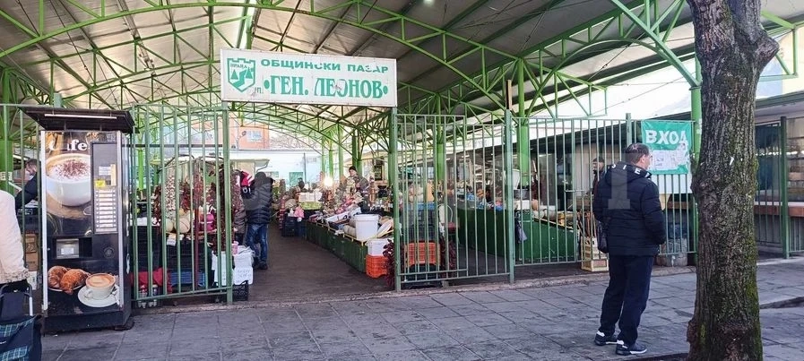Ето какво пазаруват врачани за предстоящите празници СНИМКИ