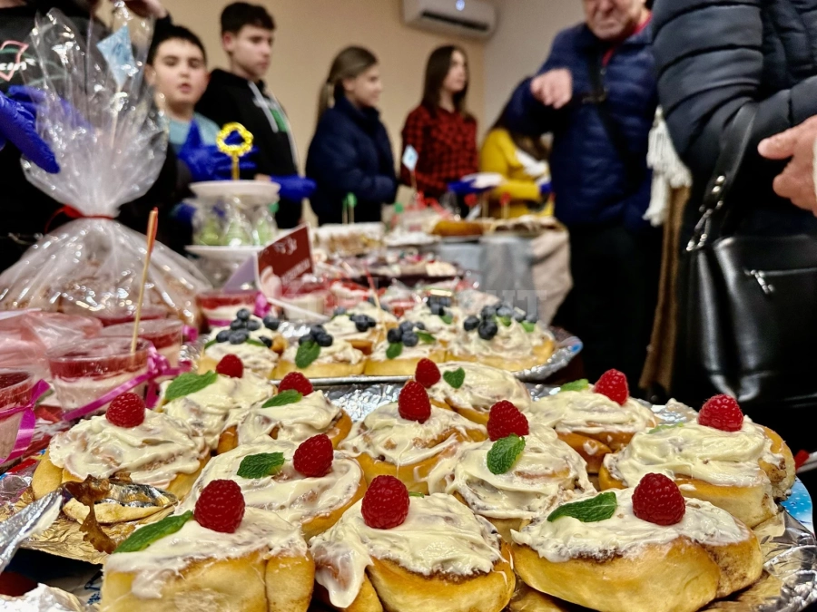 Коледен кулинарен базар с кауза се състоя в Оряхово СНИМКИ