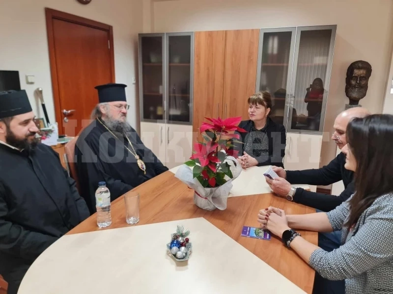 Областният управител Надя Донкинска посрещна негово високопреосвещенство врачанския митрополит Григорий
