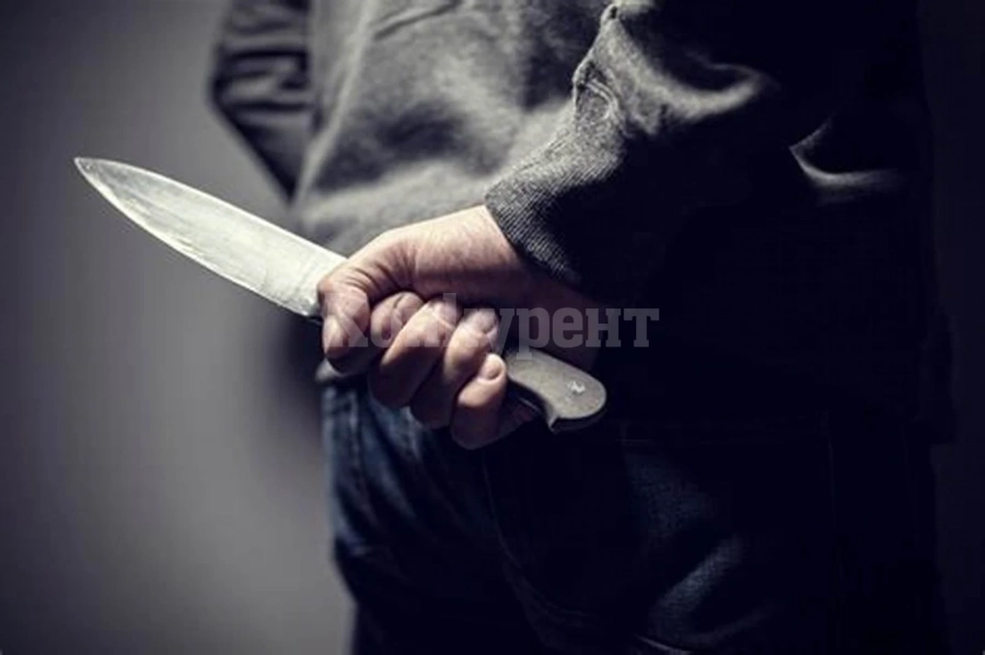 Разградчанин надупчи с нож бившата си, посегна и на малката ѝ сестричка