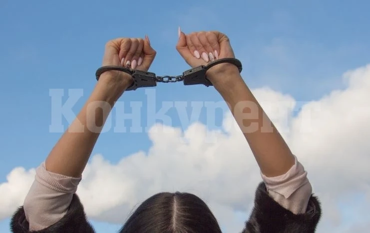 Криминално проявена мездренчанка пак се издъни, уличиха я в кражба на метални капаци от двора на бивша текстилна фабрика