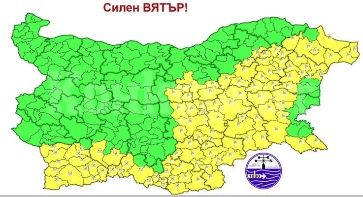 Жълт код за силен вятър в неделя, очаква се дъжд с гръмотевици