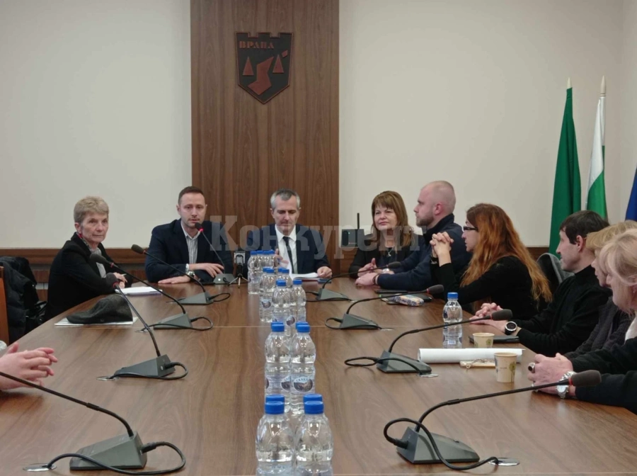 Министърът се срещна с представители на спортните клубове във Враца СНИМКИ