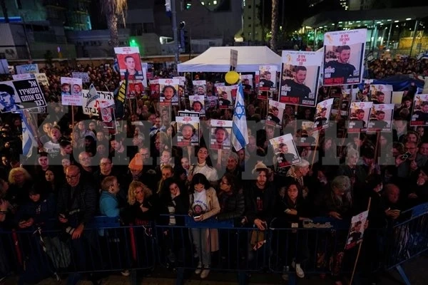 Хиляди израелци протестират в Тел Авив, искат оставката на Нетаняху
