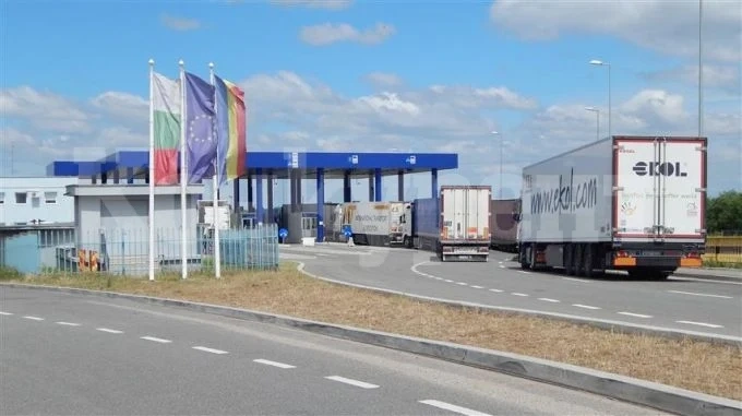 Протестите на румънските фермери не затрудняват трафика по Дунав мост 2