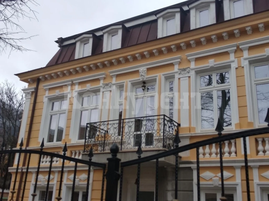Показват стари къщи от Враца в парламента