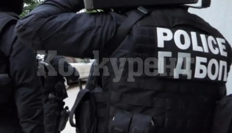Лошо му се пише! Откриха куп боеприпаси, оръжия и наркотици в дома на видинчанин