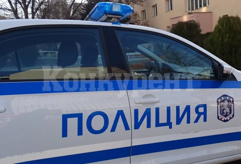 Хванаха жени да крадат чугунени решетки 