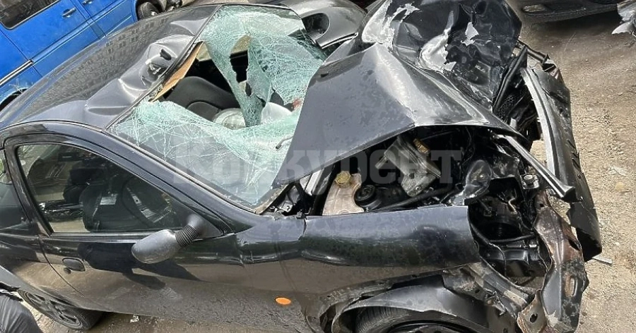 Мъж загина, а жена е със счупени ребра при тежка катастрофа в Монтанско