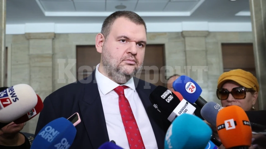 Пеевски с въпроси към Сарафов и службите за градинаря на Рашков