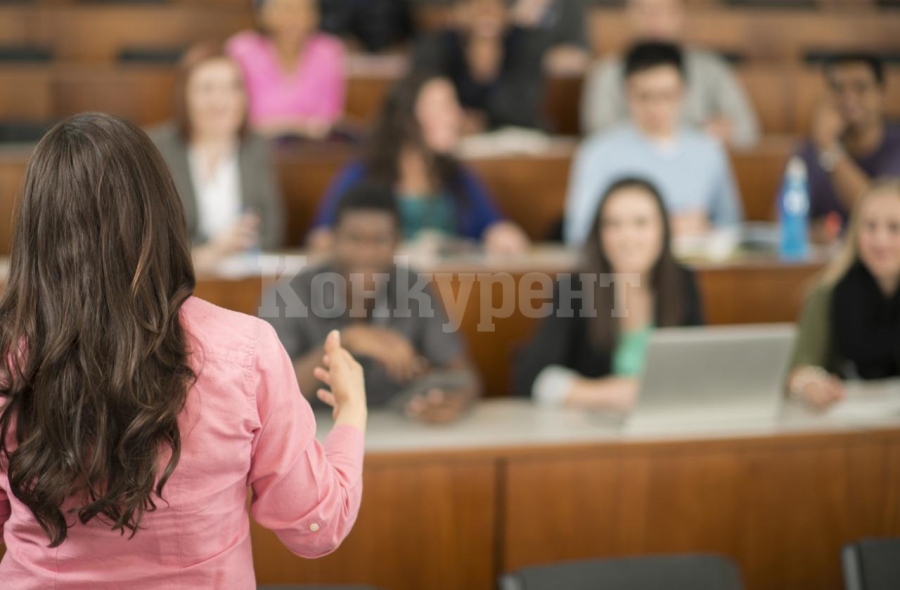 Вдигат заплатите на преподавателите в университетите
