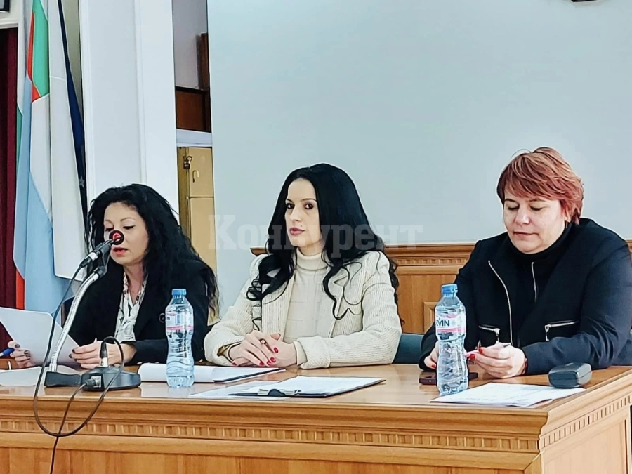 Жени ГЕРБ - Монтана влязоха в кампанията „България се нуждае от обич“