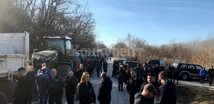 Зърнопроизводителите на протест, блокираха пътя Мизия-Оряхово
