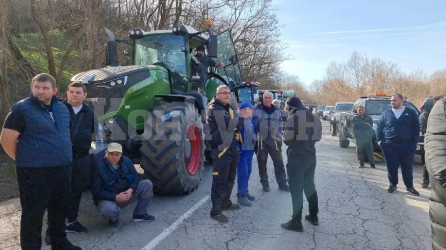 Земеделски производители отново блокираха пътя между Мизия и Оряхово