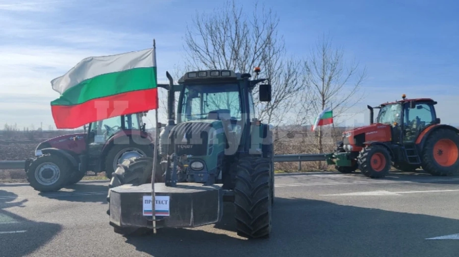 Продължават фермерските блокади по пътища в Северозапада