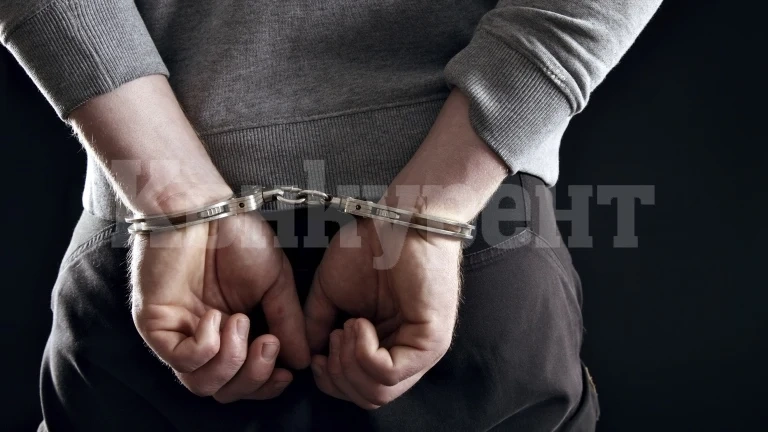 Задържаха хулиган, нападнал полицейски служители