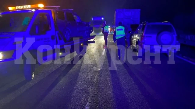 Влекач удари „Тойота“ в Гложене, има пострадал