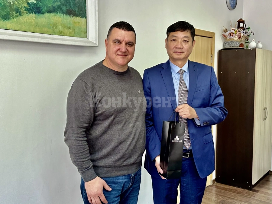 Кметът на Оряхово посрещна директора на Китайския културен център в София СНИМКИ