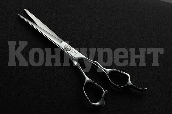 Жена нападнала двете си деца с ножици, защото казали на баща си, че му изневерява