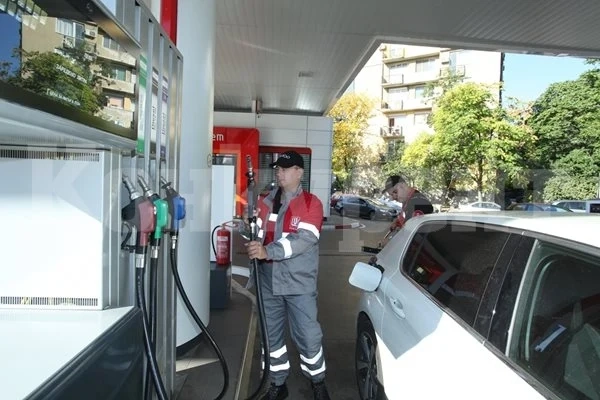 Цените на бензина и дизела пълзят нагоре