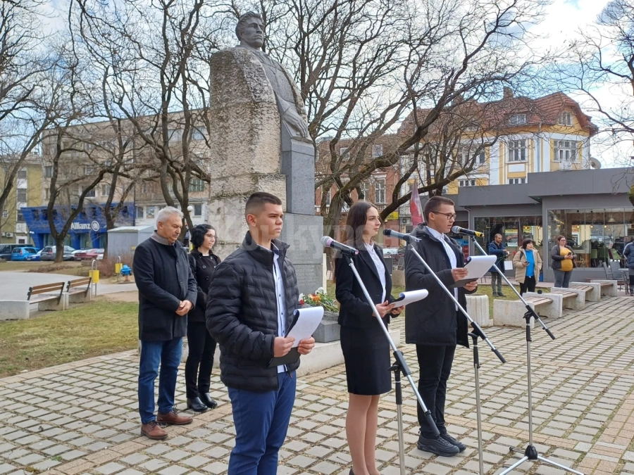 Монтана чества 151-вата годишнина от гибелта на Васил Левски СНИМКИ