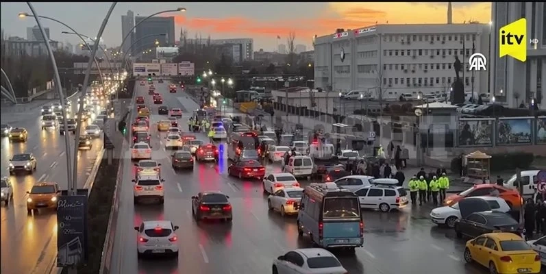 Верижна катастрофа в Китай с над 100 автомобила - има пострадали