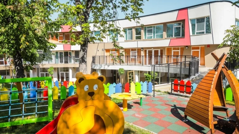 Увеличават се помощите за родители с неприети в детска градина деца