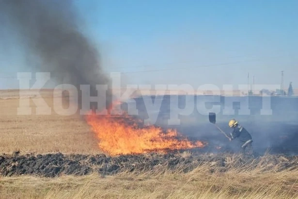 Огнеборци гасиха пожари във Видинско