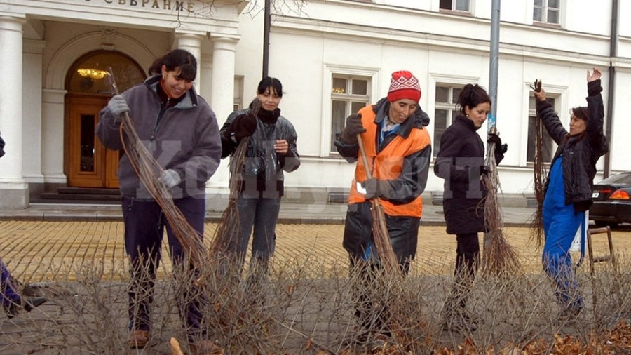 Бедняци останаха без помощи, отказали обществено полезен труд