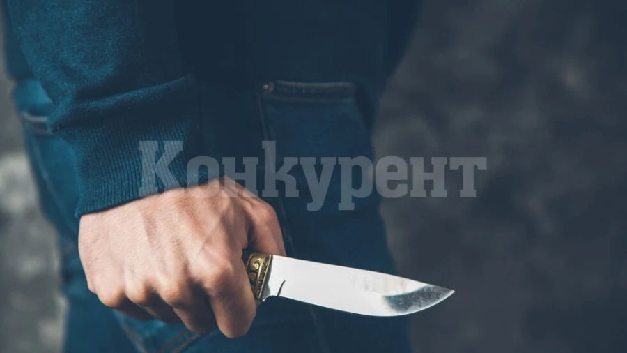 Психично болен намушка двама, единият почина