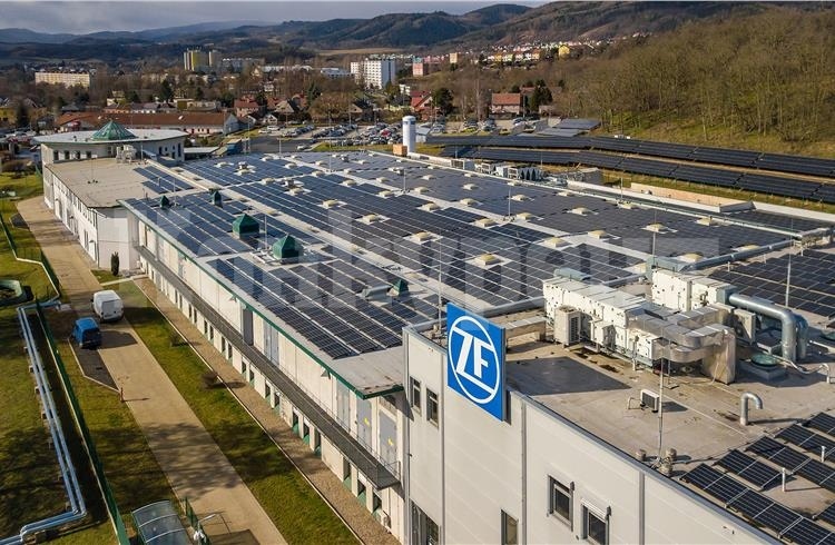 Първата фабрика на ZF с нулеви емисии вече работи