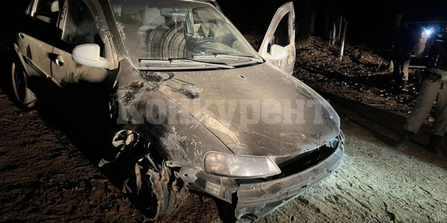 Горяха два товарни автомобила в автокъща във Враца
