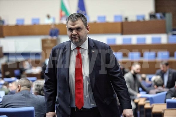 Пеевски към Борисов и Петков: Направете всичко, за да намерите съгласие 