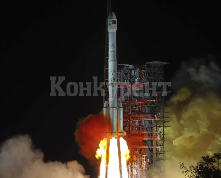 Китай изстреля в космоса спътник за предстоящи лунни мисии