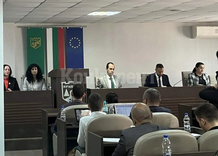 Съветник поиска пешеходен светофар на площад „Македония“ във Враца